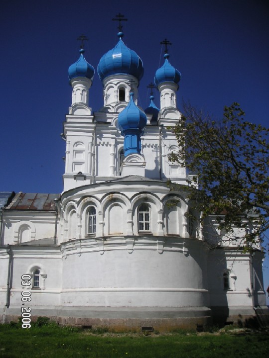 Церковь Петра и Павла, Ветвеник (Гдовский район, Псковская область). фасады, Храм Святых Первоверховных Апостолов Петра и Павла.