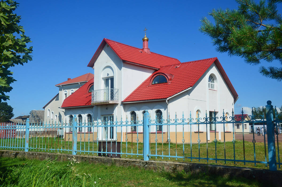 Церковь Петра и Павла, Ветвеник (Гдовский район, Псковская область). дополнительная информация, Дом причта с домовым храмом.