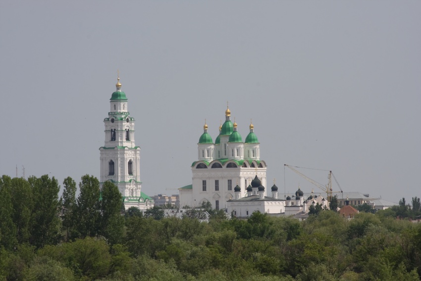 Астрахань. Кремль. Кафедральный собор Успения Пресвятой Богородицы с Пречистенской надвратной колокольней. архитектурные детали