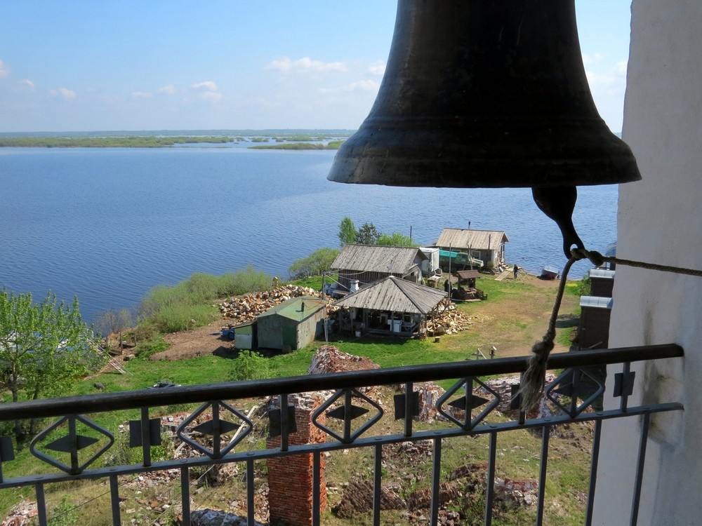 Каменный, остров. Спасо-Каменный Преображенский монастырь. архитектурные детали, Вид с колокольни