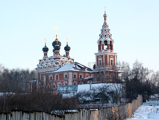 Котельники. Церковь Казанской иконы Божией Матери. общий вид в ландшафте