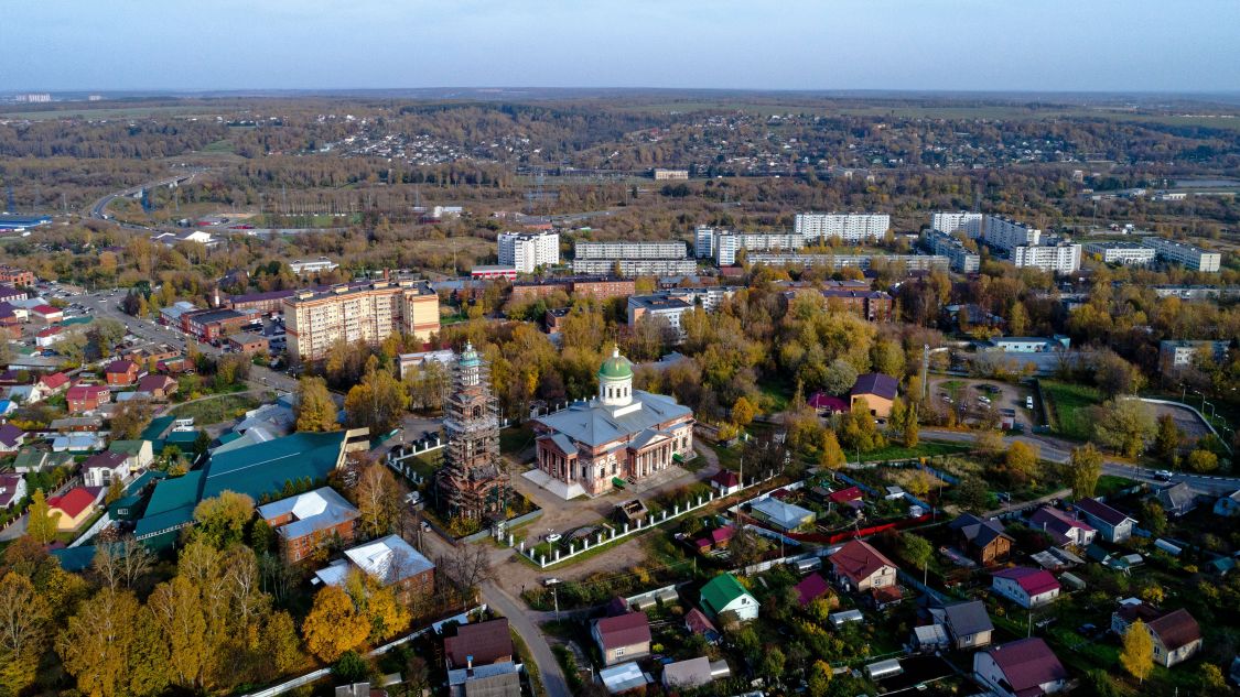 Собор Троицы Живоначальной, Яхрома (Дмитровский городской округ, Московская область). общий вид в ландшафте