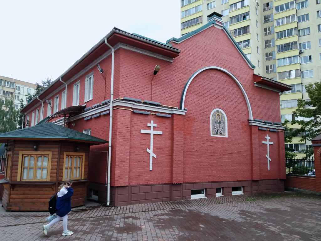 Церковь Успения Пресвятой Богородицы в Черневе, Красногорск (Красногорский городской округ, Московская область). дополнительная информация, здание воскресной школы