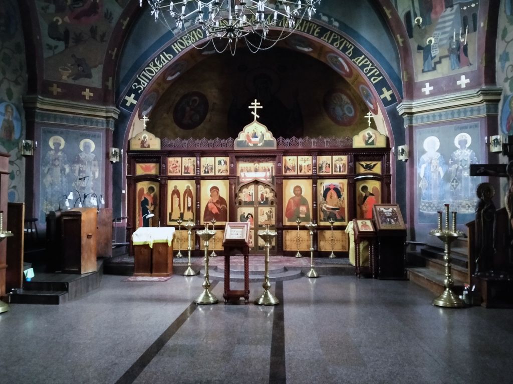 Церковь Успения Пресвятой Богородицы в Черневе, Красногорск (Красногорский городской округ, Московская область). интерьер и убранство, центральный иконостас