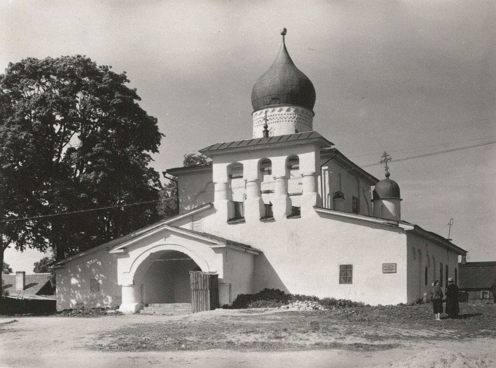 Псков. Церковь Воскресения Христова со Стадища. архивная фотография, 1958 год. Фото Германа Гроссмана