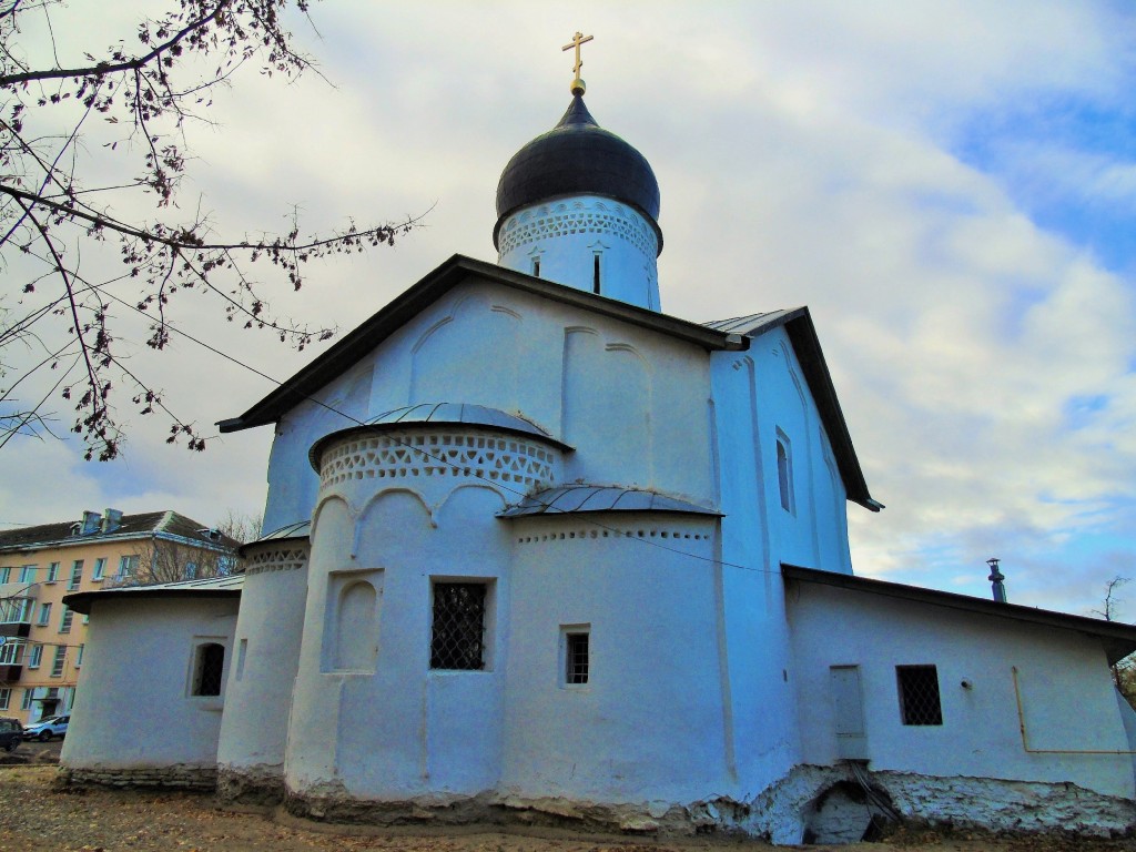 Псков. Церковь Воскресения Христова со Стадища. фасады