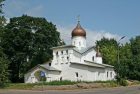 Псков. Церковь Воскресения Христова со Стадища