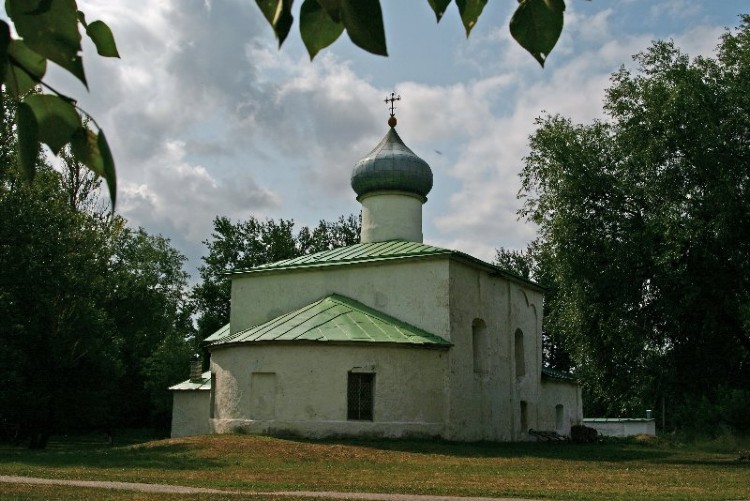 Псков. Церковь Спаса Нерукотворного Образа с Жабьей Лавицы. фасады, Церковь Спаса Нерукотворного Образа. Основной объем