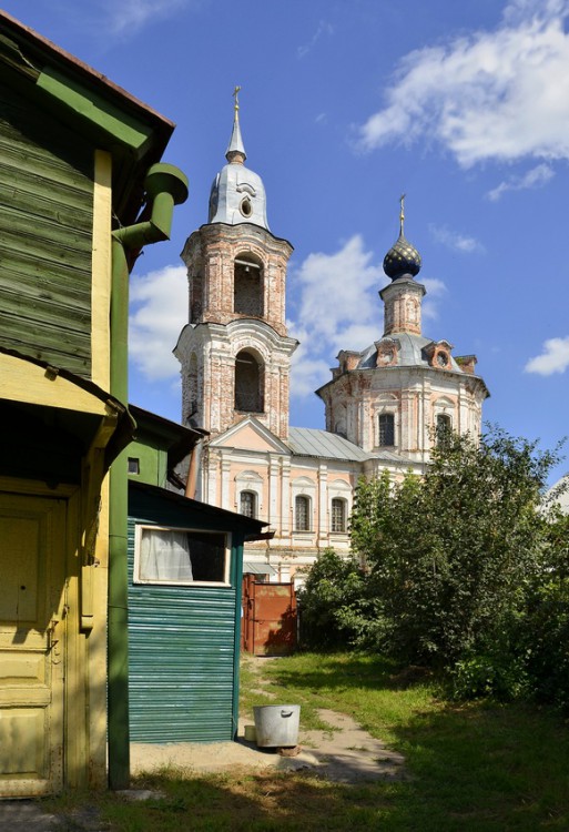 Нерехта. Церковь Воскресения Христова. фасады