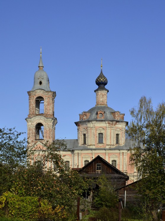 Нерехта. Церковь Воскресения Христова. фасады