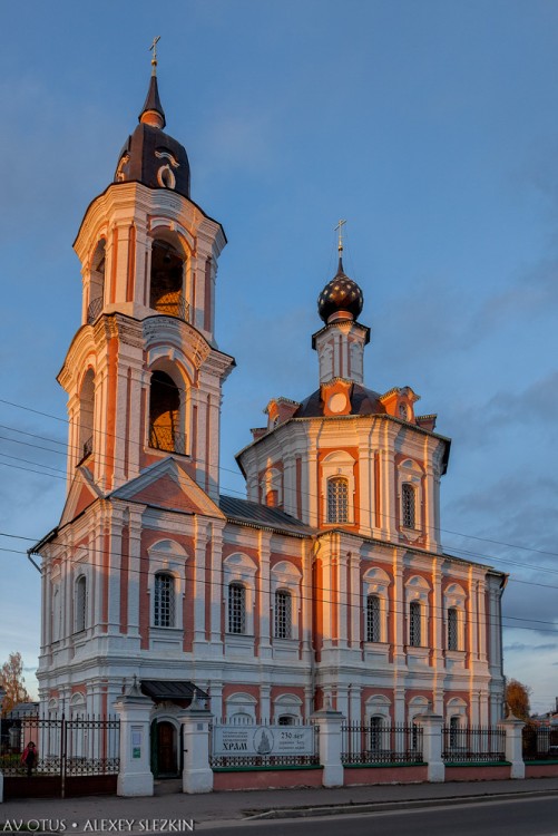 Нерехта. Церковь Воскресения Христова. фасады