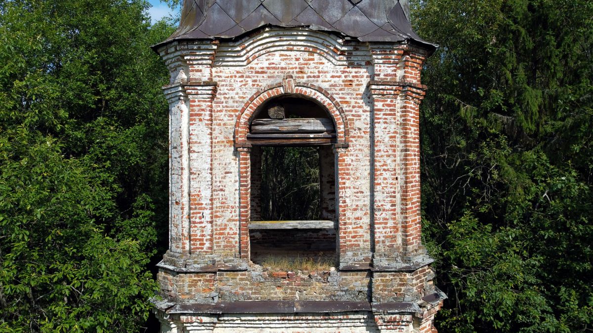 Церковь Рождества Христова, Погост, урочище (Судиславский район, Костромская область). архитектурные детали