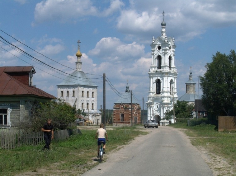 Храмовый комплекс. Церкви Николая Чудотворца и Преображения Господня, Погост (Касимовский район и г. Касимов, Рязанская область). общий вид в ландшафте