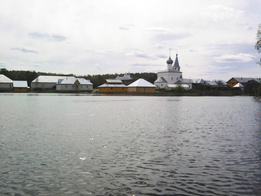 Знаменский женский монастырь, Красная Грива, урочище (Гороховецкий район, Владимирская область). общий вид в ландшафте, Разлив Клязьмы 