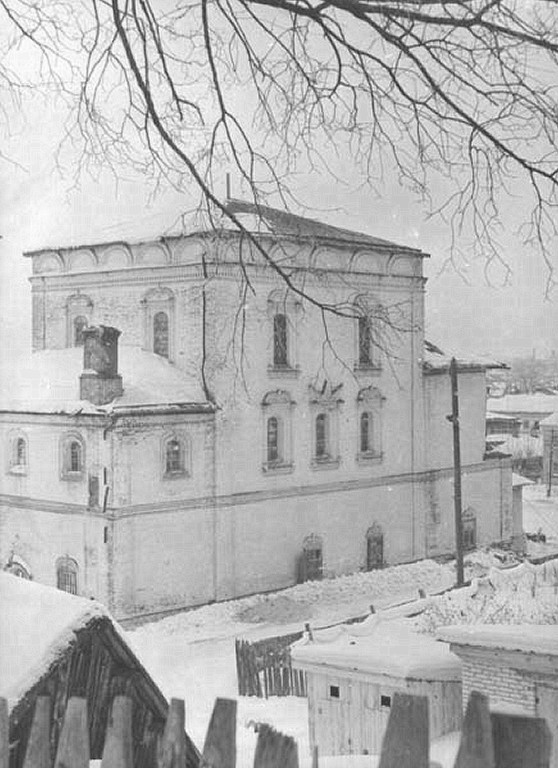 Церковь Воскресения Христова, Гороховец (Гороховецкий район, Владимирская область). архивная фотография, При СССР церковь лишилась глав, частично использовалась как спортзал (фото Свод памятников)