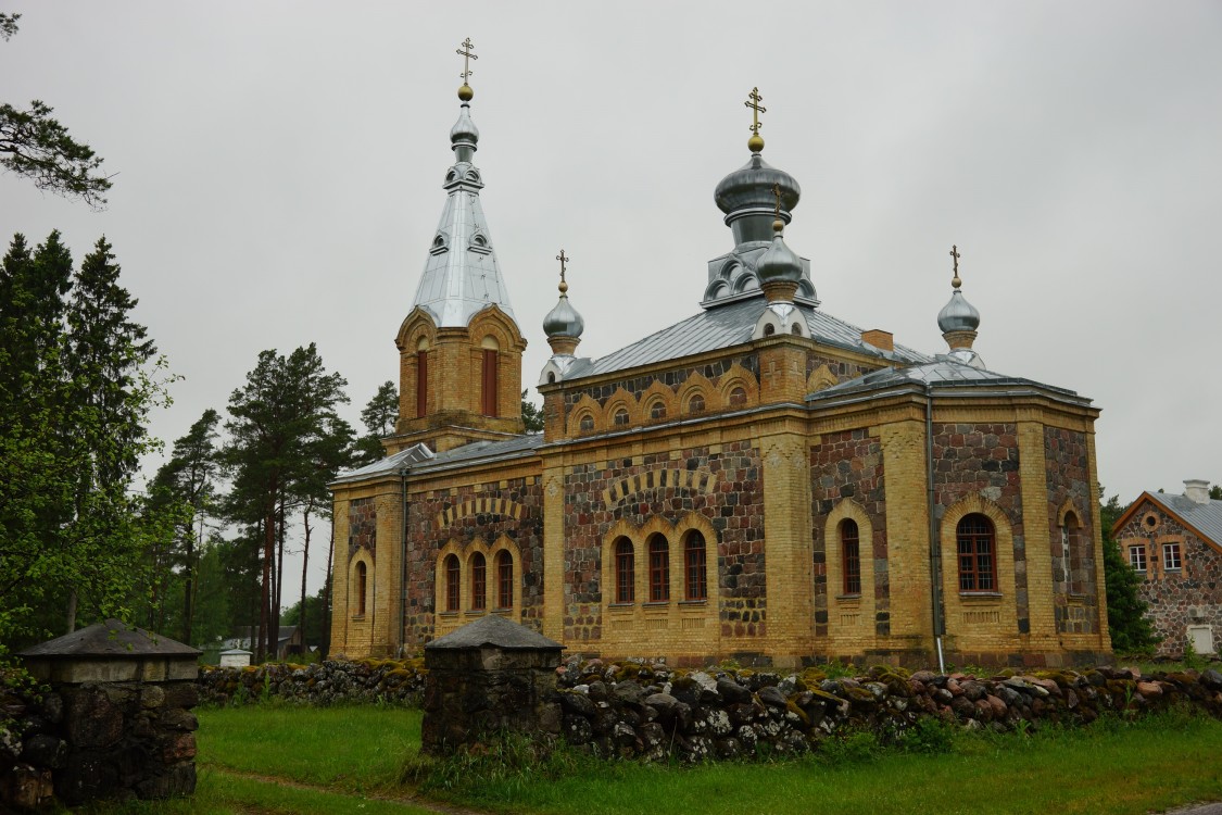 Церковь Рождества Пресвятой Богородицы, Куристе (Хийумаа, Эстония). фасады