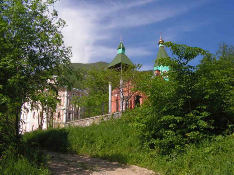 Лермонтов. Успенский Второафонский монастырь. общий вид в ландшафте