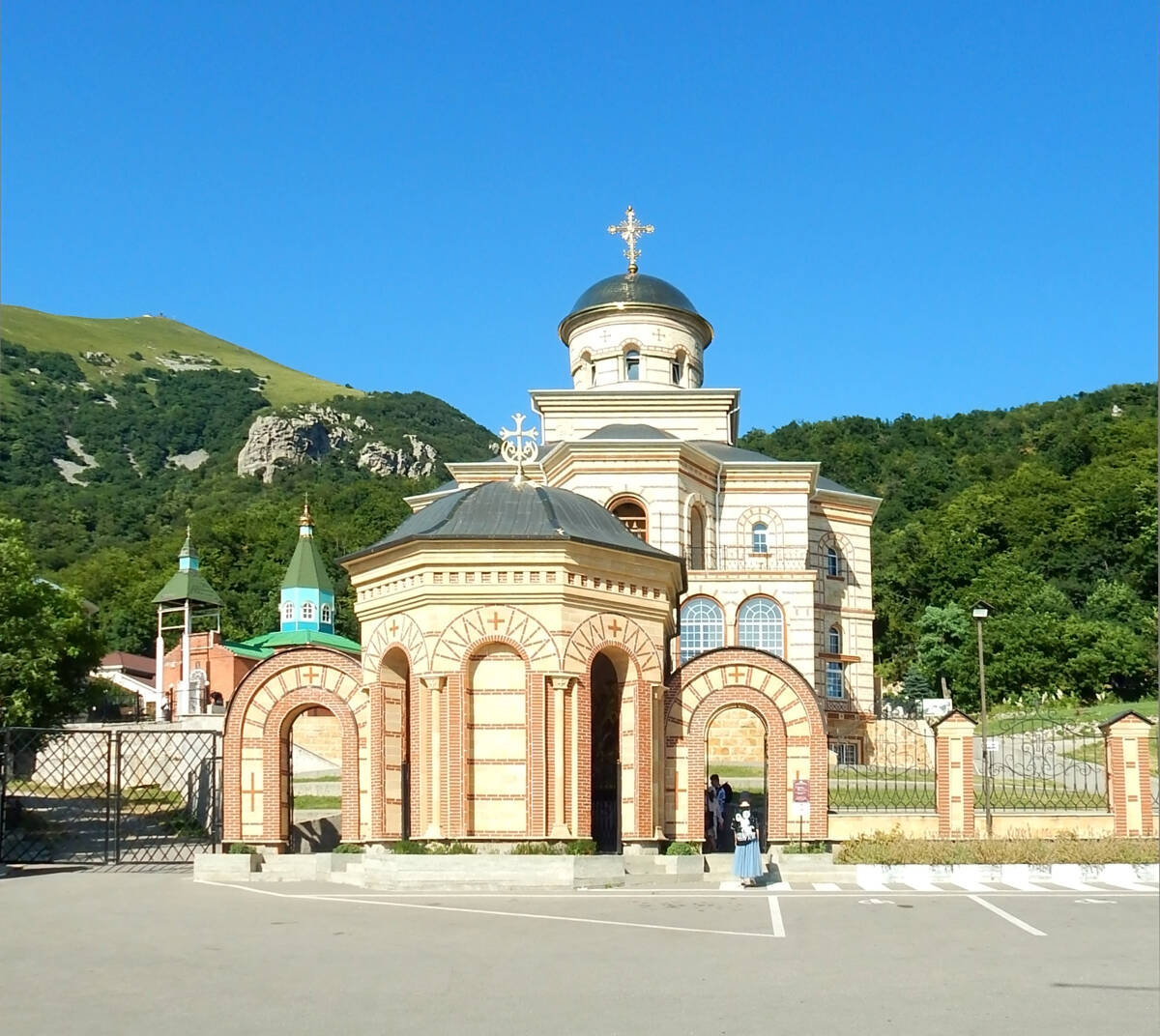 Успенский Второафонский монастырь, Лермонтов (Лермонтов, город, Ставропольский край). общий вид в ландшафте