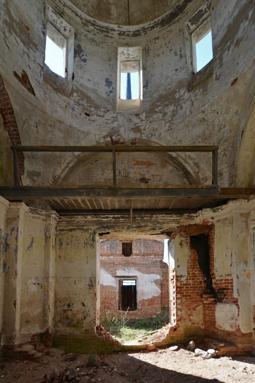 Церковь Троицы Живоначальной, Погост (Ежесельга) (Подпорожский район, Ленинградская область). интерьер и убранство, Западная сторона основного объема