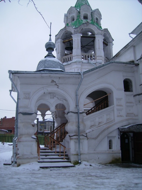 Церковь Константина и Елены, Вологда (Вологда, город, Вологодская область). архитектурные детали, Крыльцо