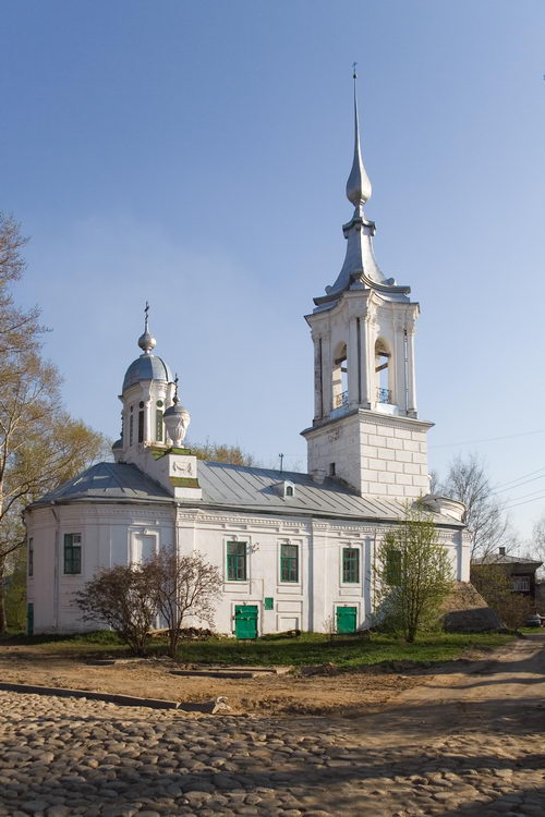 Вологда. Церковь Варлаама Хутынского. общий вид в ландшафте