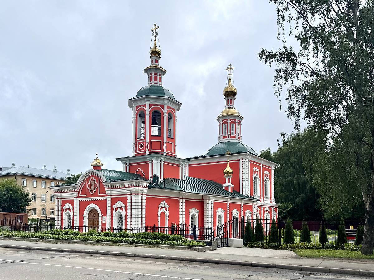 Общий вид с юга, общий вид в ландшафте. Церковь Петра и Павла в Новинках, Вологда (Вологда, город, Вологодская область)