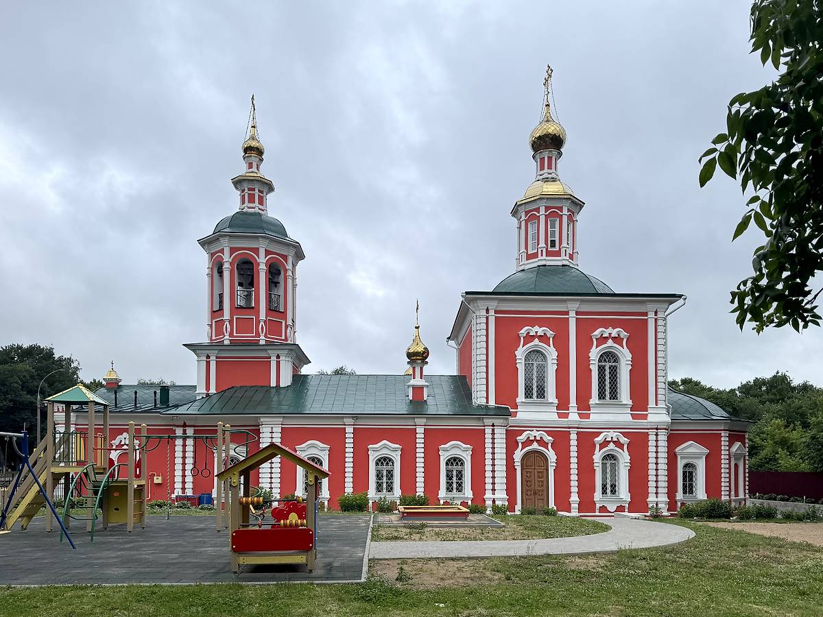 Вид с юго-востока, фасады. Церковь Петра и Павла в Новинках, Вологда (Вологда, город, Вологодская область)