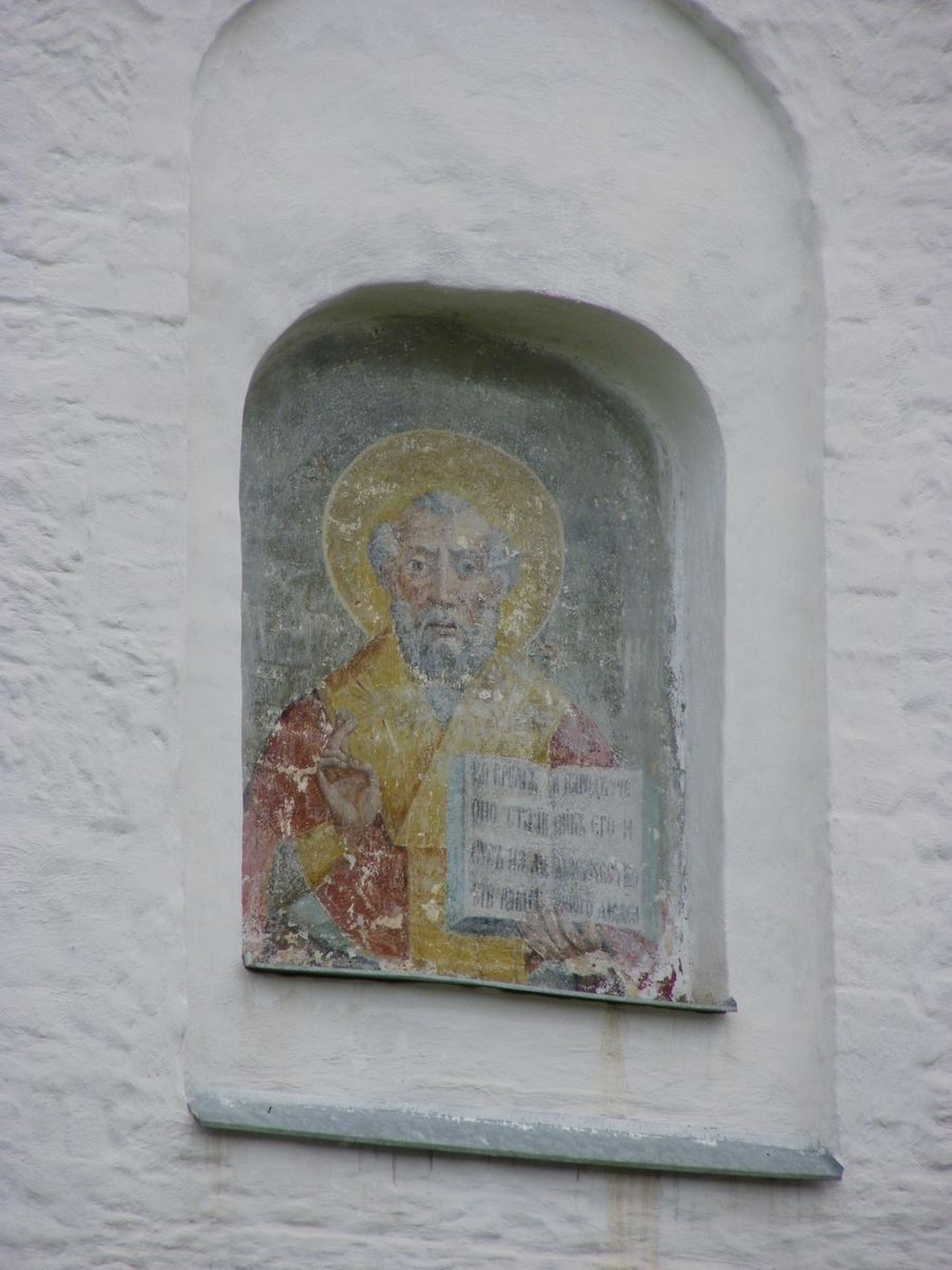 Фреска с изображением св. Николая, архитектурные детали. Церковь Николая Чудотворца во Владычной слободе, Вологда (Вологда, город, Вологодская область)