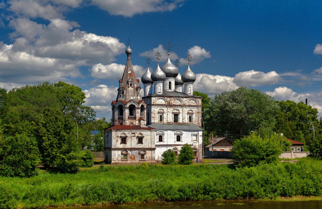 Вологда. Церковь Иоанна Златоуста (Мироносицкая). общий вид в ландшафте