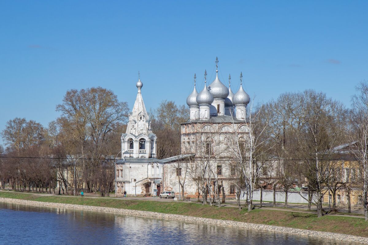 Вологда. Церковь Иоанна Златоуста (Мироносицкая). фасады, Вид с Октябрьского моста