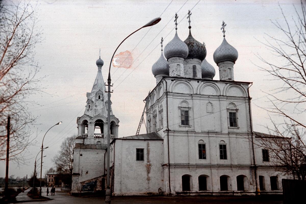 Церковь Иоанна Златоуста (Мироносицкая), Вологда (Вологда, город, Вологодская область). фасады, Скан с фотоплёнки из домашнего архива. Снято в 1976 году.