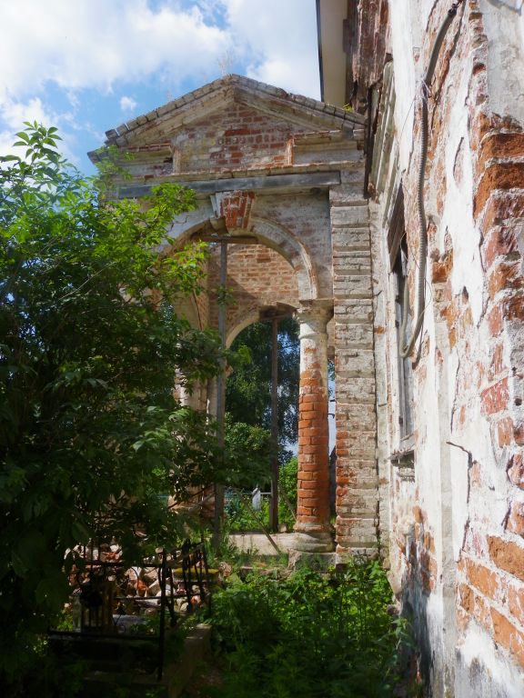 Церковь Николая Чудотворца на Валухе, Вологда (Вологда, город, Вологодская область). архитектурные детали, Боковой фасад и крыльцо