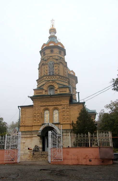 Пятигорск. Церковь Лазаря Четверодневного при старом городском кладбище. фасады