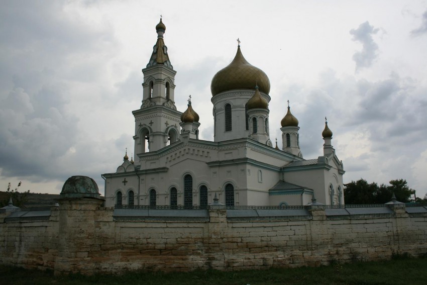 Московское. Церковь Николая Чудотворца. общий вид в ландшафте