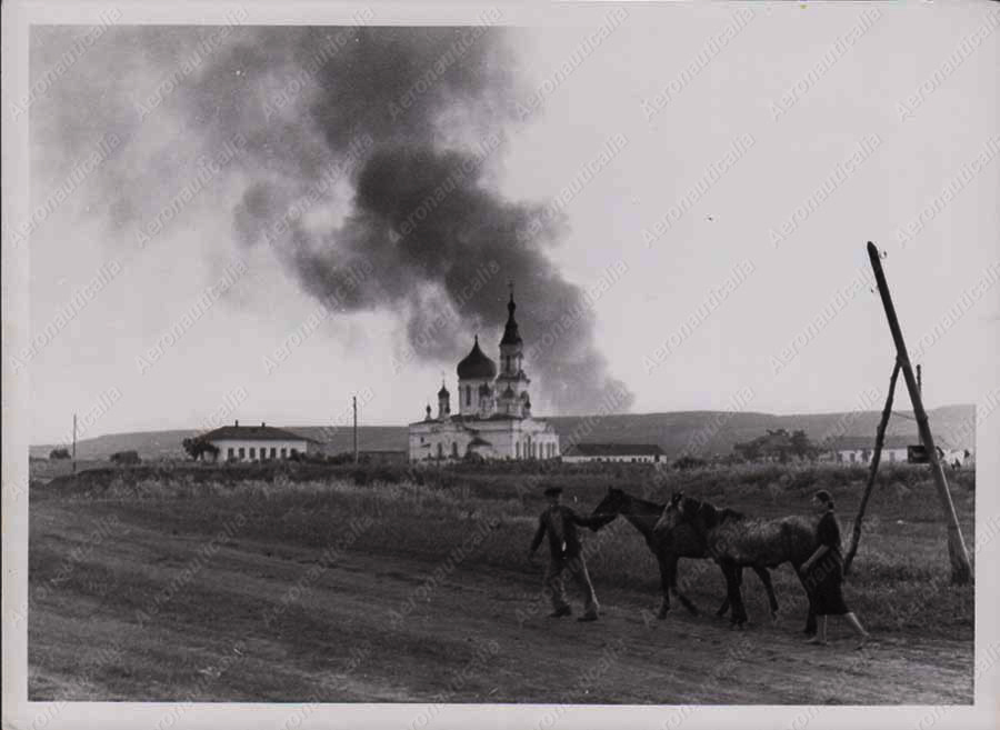 Церковь Николая Чудотворца, Московское (Изобильненский район, Ставропольский край). архивная фотография, Вид с северо-западной стороны. Фото 1942 г. с аукциона e-bay.de
