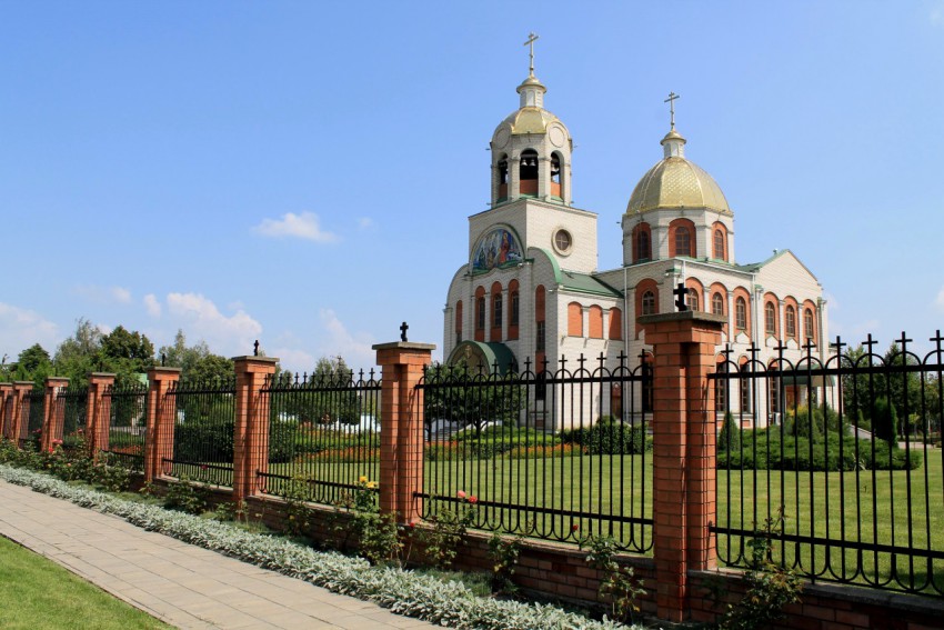 Церковь Рождества Христова, Рыздвяный (Изобильненский район, Ставропольский край). общий вид в ландшафте