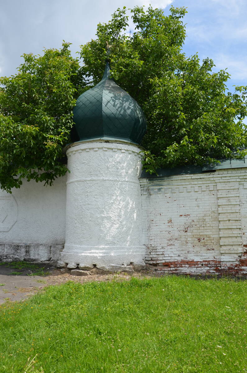 Казанская Богородицкая Площанская мужская пустынь, Пчела (Брасовский район, Брянская область). дополнительная информация, Башенка ограды