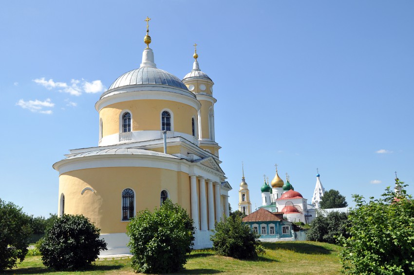 Коломна. Церковь Воздвижения Креста Господня. фасады