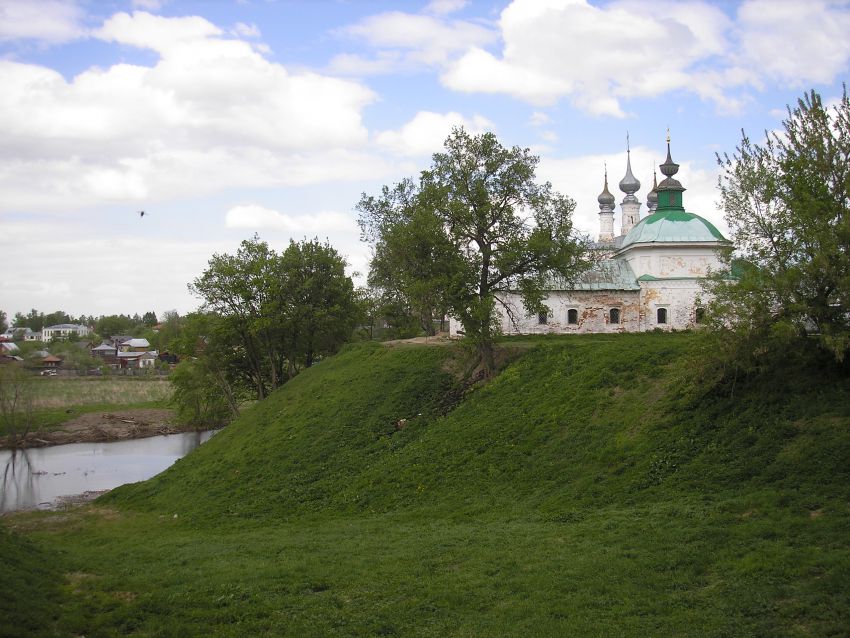 Храмовый комплекс. Церкви Николая Чудотворца и Входа Господня в Иерусалим, Суздаль (Суздальский район, Владимирская область). общий вид в ландшафте