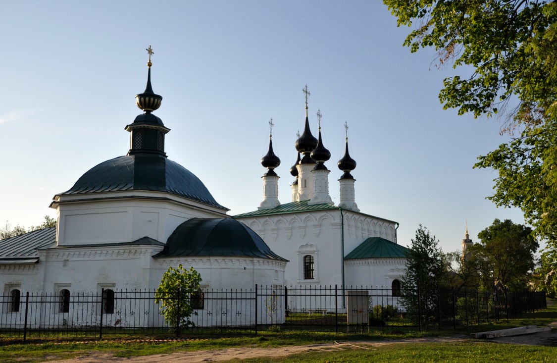 Суздаль. Храмовый комплекс. Церкви Николая Чудотворца и Входа Господня в Иерусалим. фасады