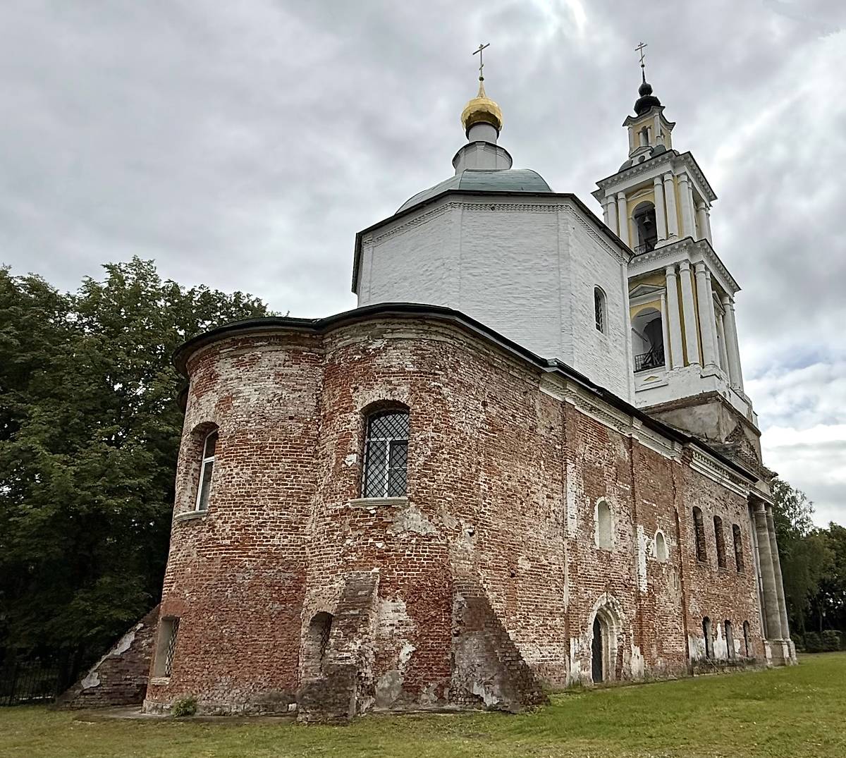 Вид с северо-востока, фасады. Собор Рождества Христова, Верея (Наро-Фоминский городской округ, Московская область)