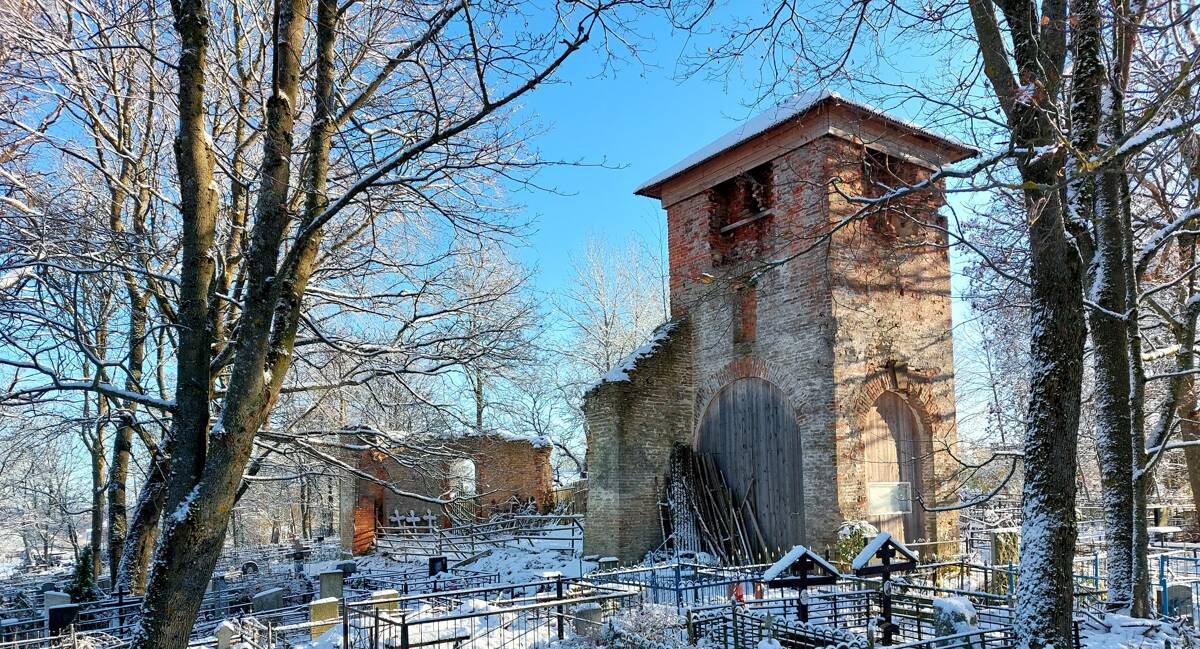 Церковь Благовещения Пресвятой Богородицы, Ропша (Ломоносовский район, Ленинградская область). общий вид в ландшафте