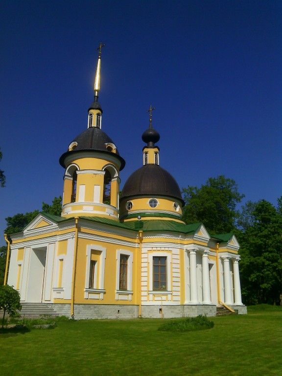 Церковь Троицы Живоначальной, Гостилицы (Ломоносовский район, Ленинградская область). фасады