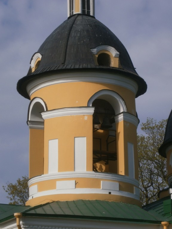 Церковь Троицы Живоначальной, Гостилицы (Ломоносовский район, Ленинградская область). архитектурные детали, Звонница