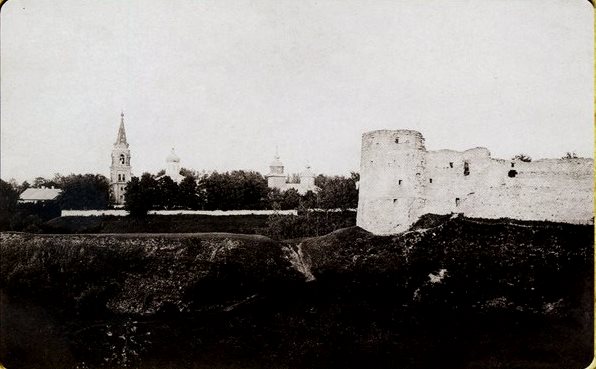 Церковь Николая Чудотворца, Копорье (Ломоносовский район, Ленинградская область). архивная фотография, Фото с сайта http://s003.radikal.ru/i202/1401/62/07dae80f419f.jpg