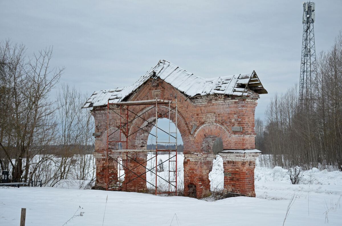 Церковь Николая Чудотворца, Керстово (Кингисеппский район, Ленинградская область). архитектурные детали