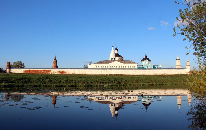 Старое Бобренево. Бобренёв монастырь. фасады