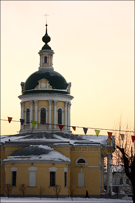 Московская область, Коломенский городской округ, Коломна. Церковь Михаила Архангела, фотография. фасады, Вид со стороны кремля