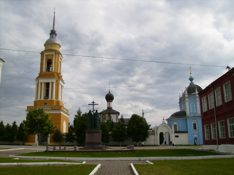 Коломна. Ново-Голутвин Троицкий монастырь. фасады
