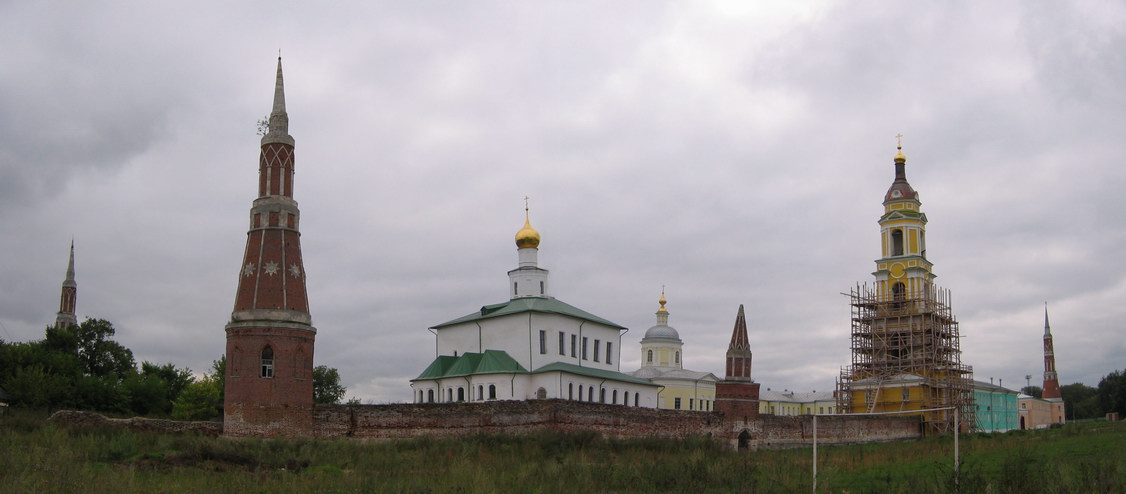 Коломна. Богоявленский Старо-Голутвин монастырь. общий вид в ландшафте, 		      